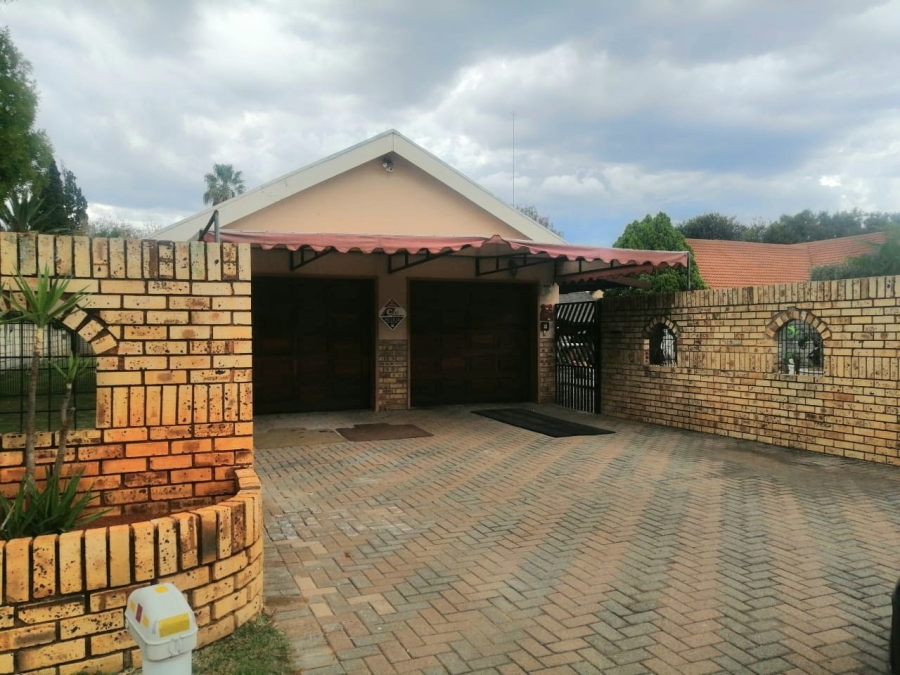 3 Bedroom Property for Sale in Flimieda North West